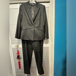 Solid charcoal gray Kasper pants suit size 14